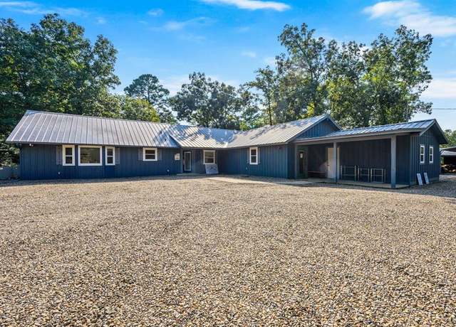 Property at 141 Wildwood Trl, Broken Bow, OK 74728, 3 beds, 2 baths