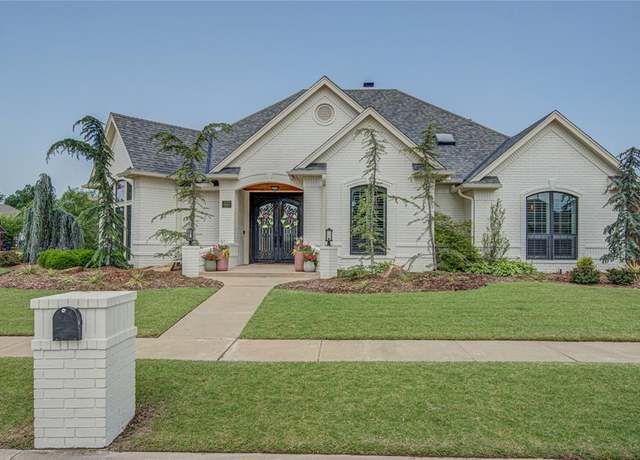 Property at 1500 Pembroke Dr, Norman, OK 73072, 4 beds, 2.5 baths