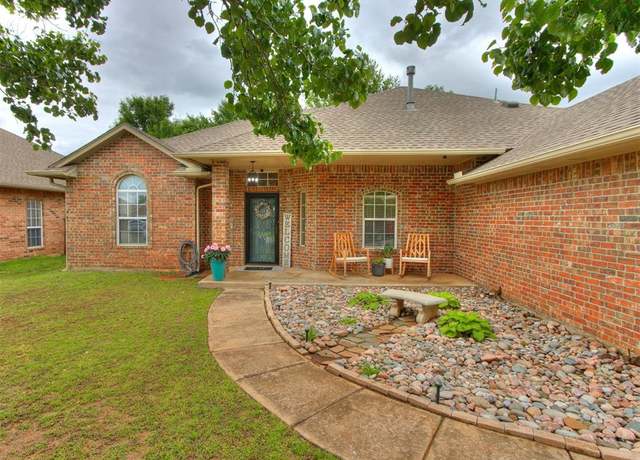 Property at 17312 Zinc Dr, Edmond, OK 73012, 3 beds, 2 baths
