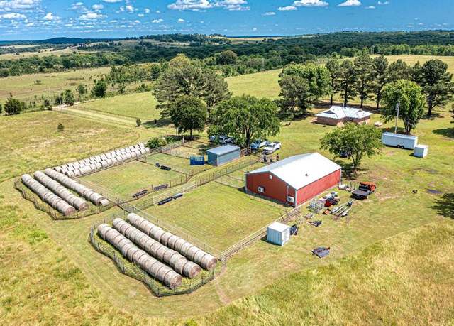 Property at 106049 N 3855-1 Rd, Weleetka, OK 74880, 4 beds, 1 bath