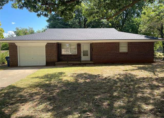 Property at 1305 S 10th St, Chickasha, OK 73018, 2 beds, 1.5 baths