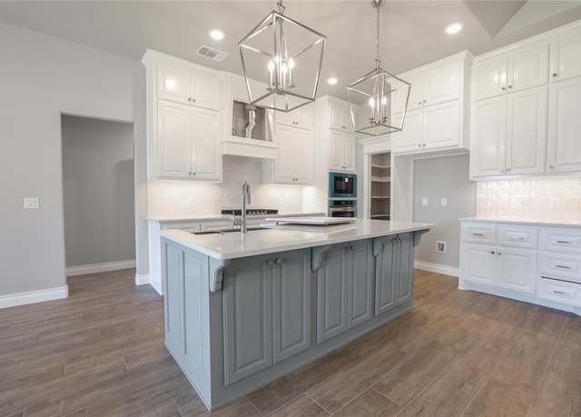 Property at 8116 NW 152nd Ter, Edmond, OK 73013, 4 beds, 3 baths
