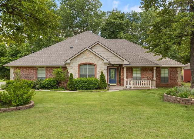 Property at 10650 Hunters Pointe, Edmond, OK 73034, 4 beds, 2.5 baths