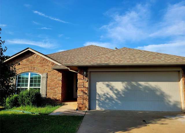 Property at 2945 NW 181st St, Edmond, OK 73012, 3 beds, 2 baths