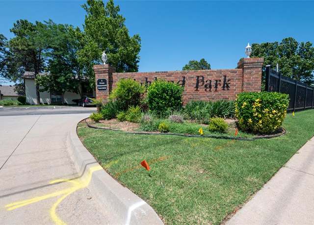 Property at 1725 E Lindsey St #2, Norman, OK 73071, 2 beds, 2 baths
