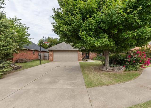 Property at 109 West End Ct, Tuttle, OK 73089, 3 beds, 2 baths
