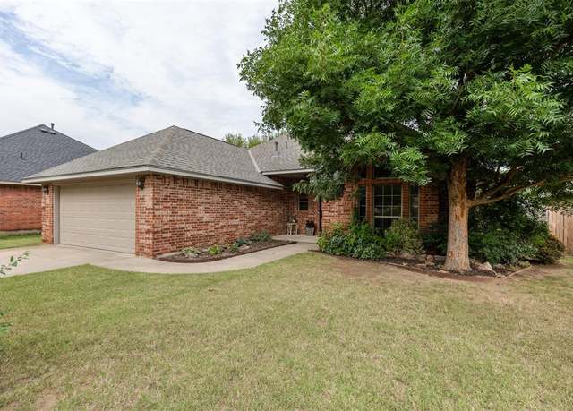 Property at 109 West End Ct, Tuttle, OK 73089, 3 beds, 2 baths