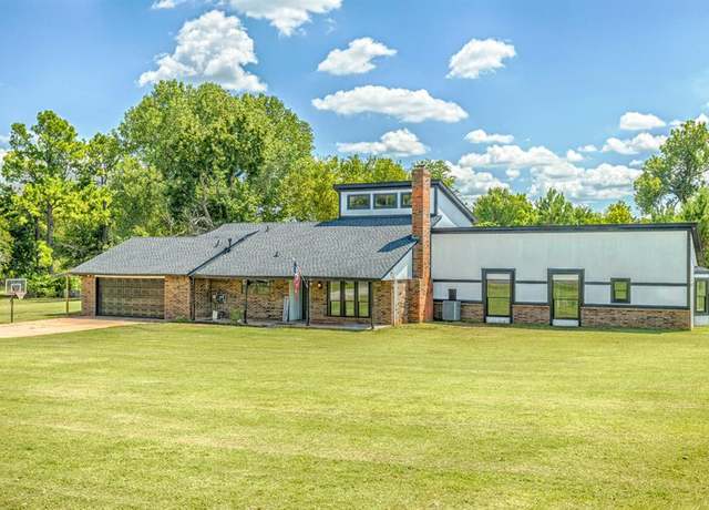 Property at 707 Cedar Springs Dr, Tuttle, OK 73089, 3 beds, 3 baths