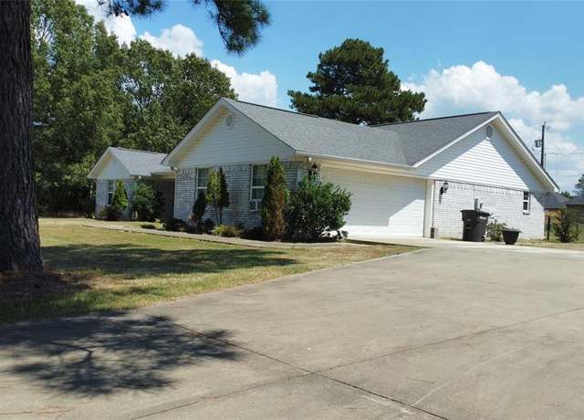 Property at 208 N Kay Dr, Broken Bow, OK 74728, 3 beds, 2.5 baths