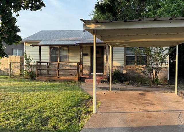 Property at 704 W 1st St, Edmond, OK 73003, 3 beds, 1 bath