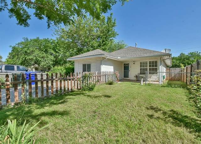 Property at 109 E Hayes St, Norman, OK 73069, 3 beds, 1 bath