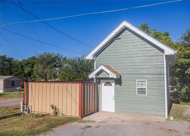 Property at 123 E 3rd St, Hydro, OK 73048, 1 bed, 1 bath