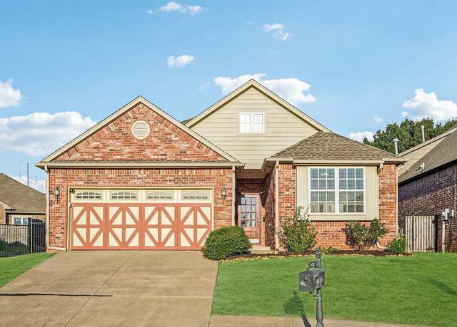 Property at 15805 San Clemente Dr, Edmond, OK 73013, 3 beds, 2 baths