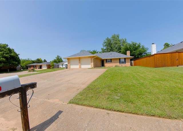 Property at 3700 Meadow Ln, Edmond, OK 73013, 3 beds, 2 baths
