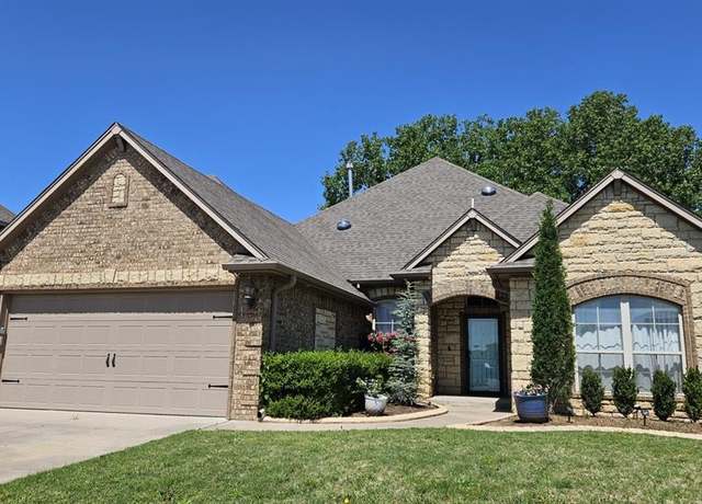 Property at 2809 Morgan Trace Rd, Yukon, OK 73099, 4 beds, 3 baths