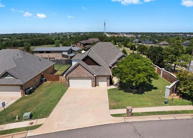 Property at 2833 Asheforde Pl, Edmond, OK 73034, 4 beds, 3.5 baths