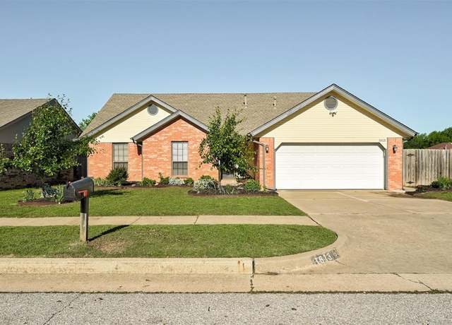 Property at 1613 Magnolia Ln, Edmond, OK 73013, 3 beds, 2 baths
