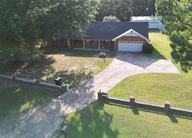 Property at 2241 Old Highway 75 Rd, Wetumka, OK 74883, 2 beds, 2.5 baths