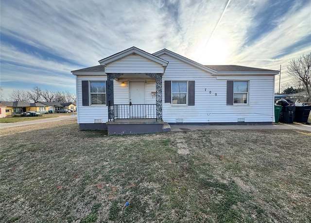 Property at 700 NE 31st St, Oklahoma City, OK 73105, 3 beds, 1 bath