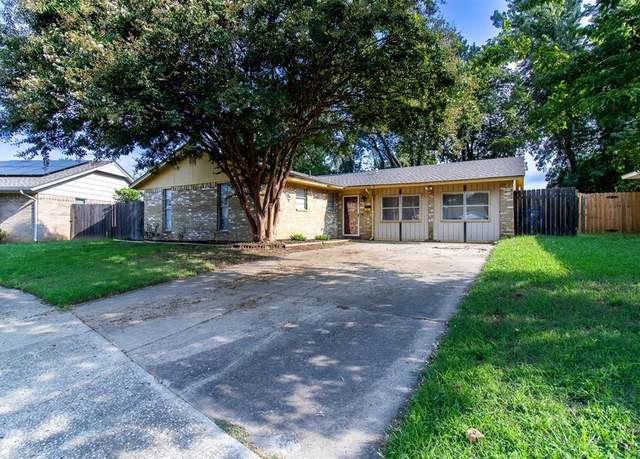 Property at 1411 Princeton Cir, Norman, OK 73071, 3 beds, 1 bath