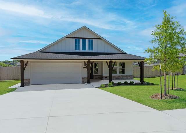 Property at 2484 Heather Rd, Blanchard, OK 73010, 4 beds, 2 baths