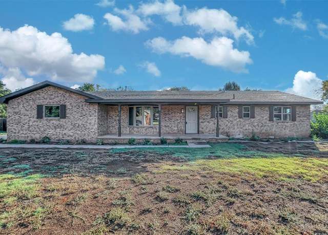Property at 602 N Oklahoma Ave, Elk City, OK 73644, 3 beds, 3 baths