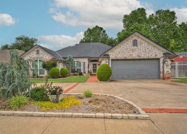 Property at 1220 Mountain Brook Dr, Norman, OK 73072, 3 beds, 2.5 baths
