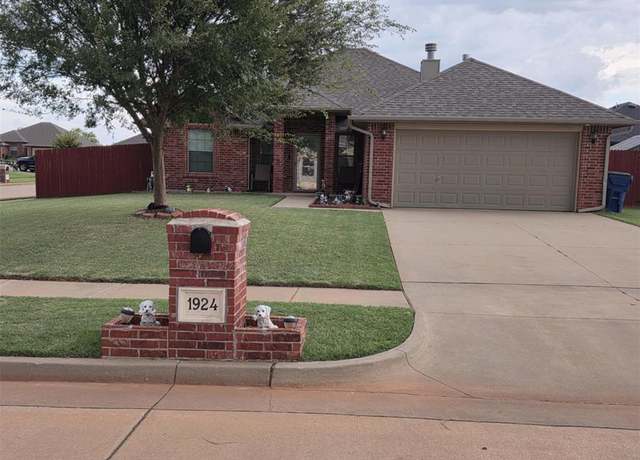 Property at 1924 W Flintlock Way, Mustang, OK 73064, 4 beds, 2 baths
