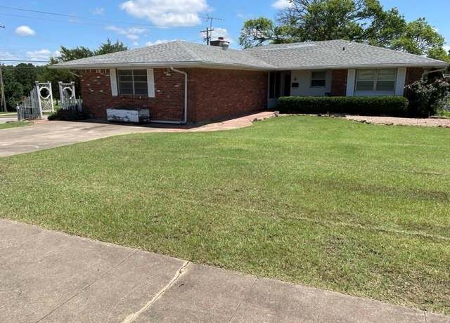 Property at 2 Sequoyah Blvd, Shawnee, OK 74801, 3 beds, 2 baths