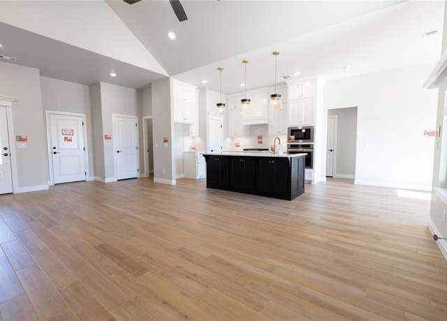Property at 9304 NW 118th Ter, Yukon, OK 73099, 4 beds, 2 baths