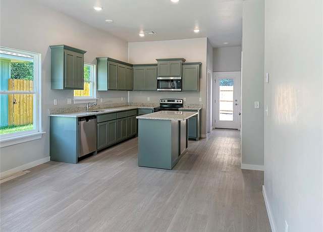 Property at 201 SW 17th St, Lawton, OK 73501, 3 beds, 2 baths