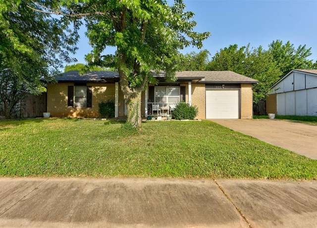 Property at 625 N Ramblin Oaks Dr, Moore, OK 73160, 2 beds, 1 bath