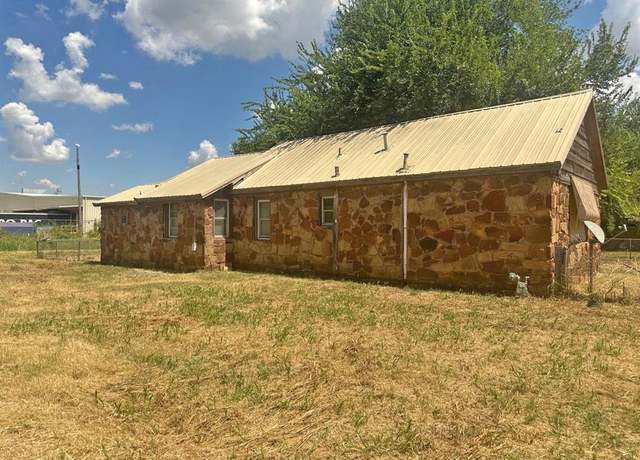 Property at 1016 El Reno Ave, Chickasha, OK 73018, 2 beds, 1.5 baths