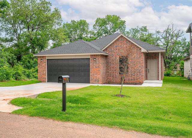 Property at 128 E 7th St, Arcadia, OK 73007, 3 beds, 2 baths