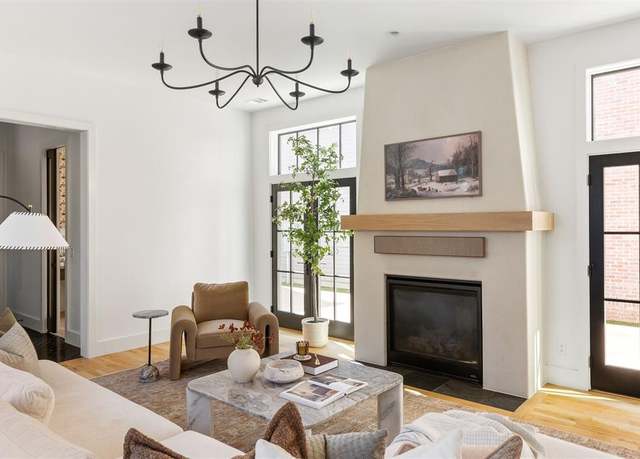 Property at 1800 Runway Blvd, Oklahoma City, OK 73108, 3 beds, 2.5 baths