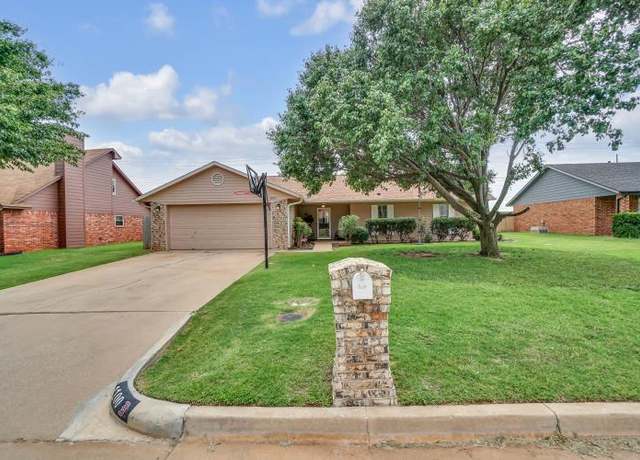 Property at 1100 Ruth Rd, Altus, OK 73521, 3 beds, 2 baths