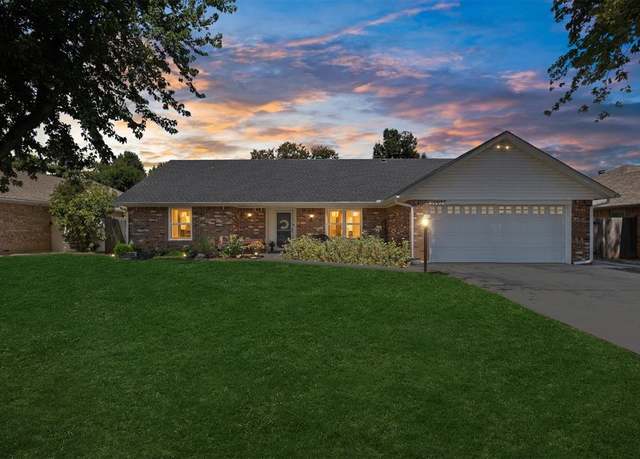 Property at 10037 Saint Helens Dr, Yukon, OK 73099, 3 beds, 2.5 baths