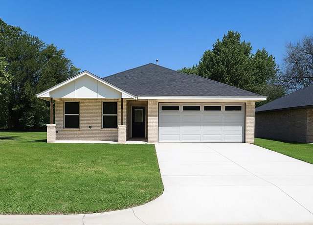 Property at 10305 Saint Patrick Dr, Midwest City, OK 73130, 4 beds, 2 baths