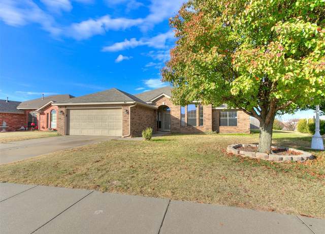 Photo of 2501 Port Rush Dr, Moore, OK 73160