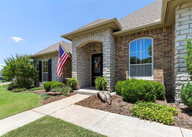 Property at 1900 Cobblestone Dr, Shawnee, OK 74804, 4 beds, 3 baths