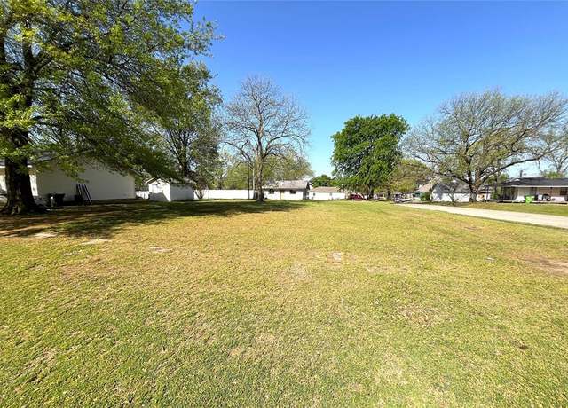 Property at 821 Brunson Ave, Prague, OK 74864