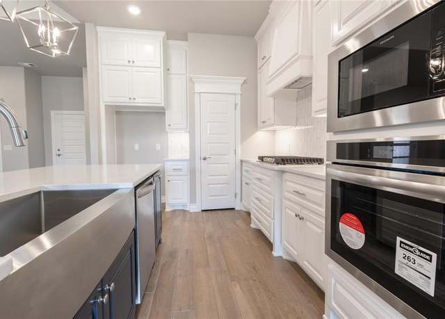 Property at 16025 Coneflower Dr, Edmond, OK 73013, 4 beds, 2 baths
