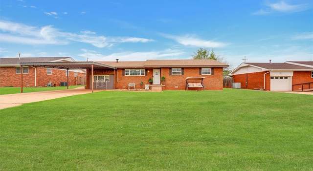 Photo of 1304 N 3rd St, Sayre, OK 73662