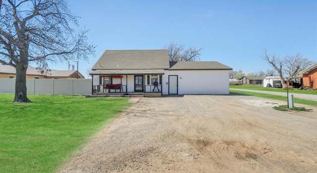 Photo of 111 N Grand Ave, Willow, OK 73673