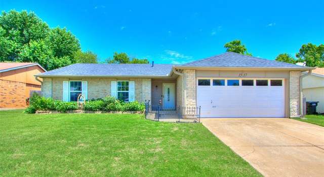 Photo of 1517 NE 4th St, Moore, OK 73160