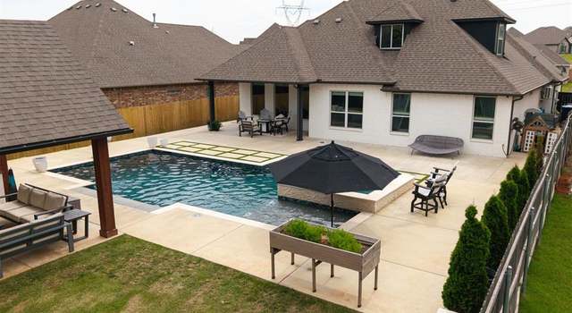 Photo of 14605 Toulon Ln, Yukon, OK 73099