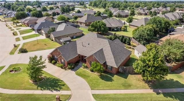 Photo of 416 Sunrise Dr, Yukon, OK 73099