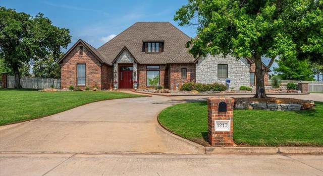 Photo of 1213 Muirfield Dr, Shawnee, OK 74801