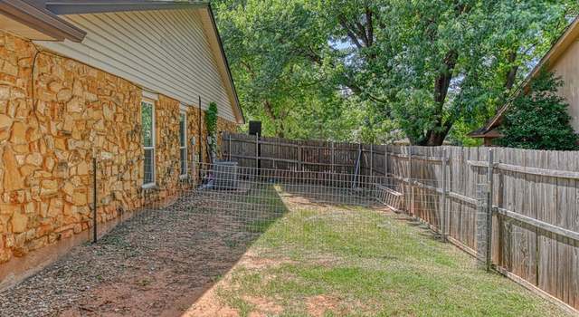 Photo of 200 Pawnee Cir, Yukon, OK 73099