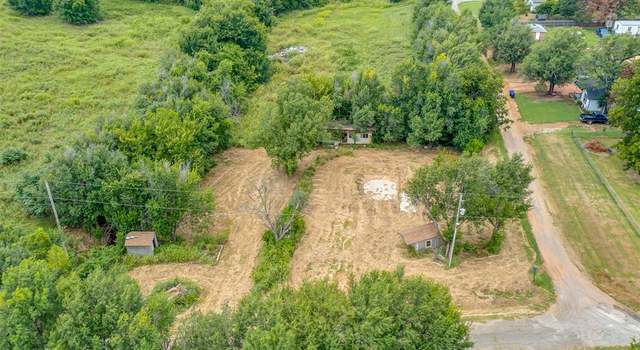 Photo of 305 SE 2nd St, Minco, OK 73059